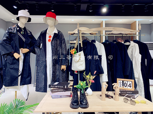 欧E黑马蓝品牌折扣清仓品牌女装折扣尾货货源批发  品牌折扣女装库存  品牌折扣店  品牌折扣女装批发