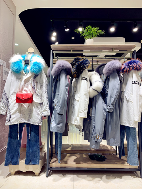 正品女装折扣店品牌派客服女装品牌折扣清仓批发  女装批发拿货  便宜批发女装  衣服女装批发