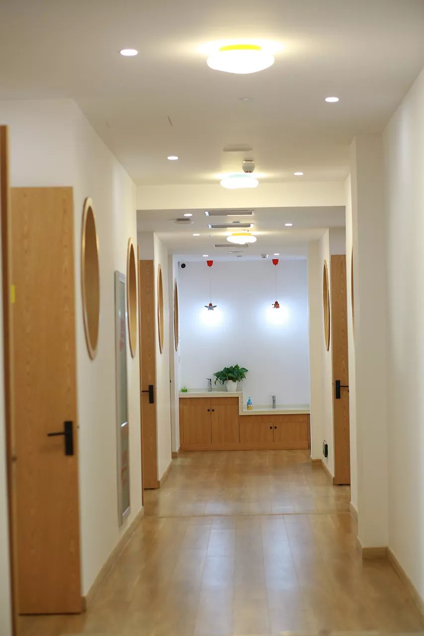 怡立特幼儿园门江苏省苏州市今日推荐  防夹手幼儿园专用门