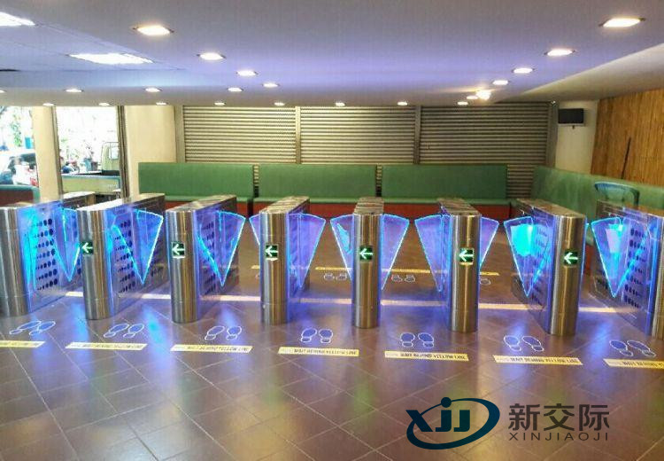 商丘安装人行刷卡通道闸公司广告门安装及接线视频教程  广告门安装方法  人行广告门安装方法