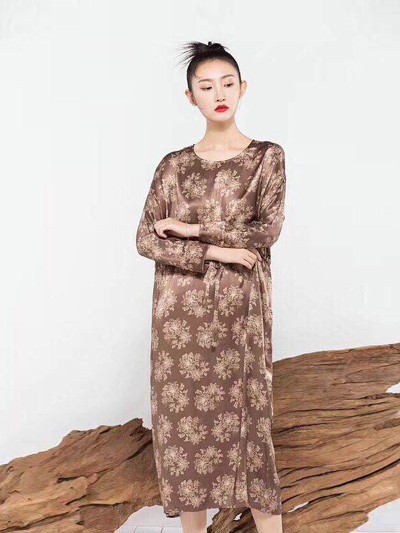 专柜正品高端女装  上海设计师品牌女装莫名秋冬尾货批发&nbsp;&nbsp;品牌女装尾货批发&nbsp;&nbsp;品牌女装低折批发分份&nbsp;&nbsp;品牌女装库存批发直供