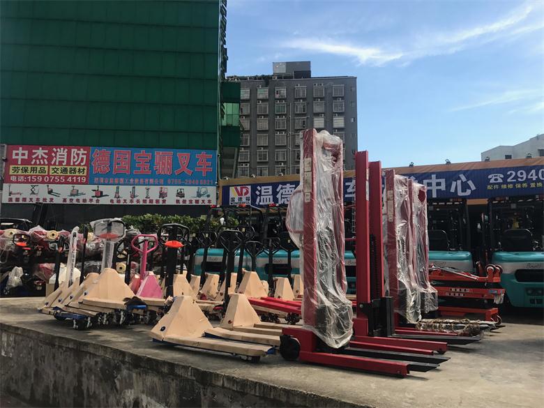 宝安沙井松岗福永光明西乡低价维修电动叉车  沙井叉车维修  内燃叉车