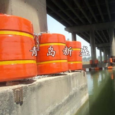 青岛新盛筒形变截面自浮式FRP柔性消能防撞圈  固定式防撞块  桥墩防撞护栏  桥梁防撞块