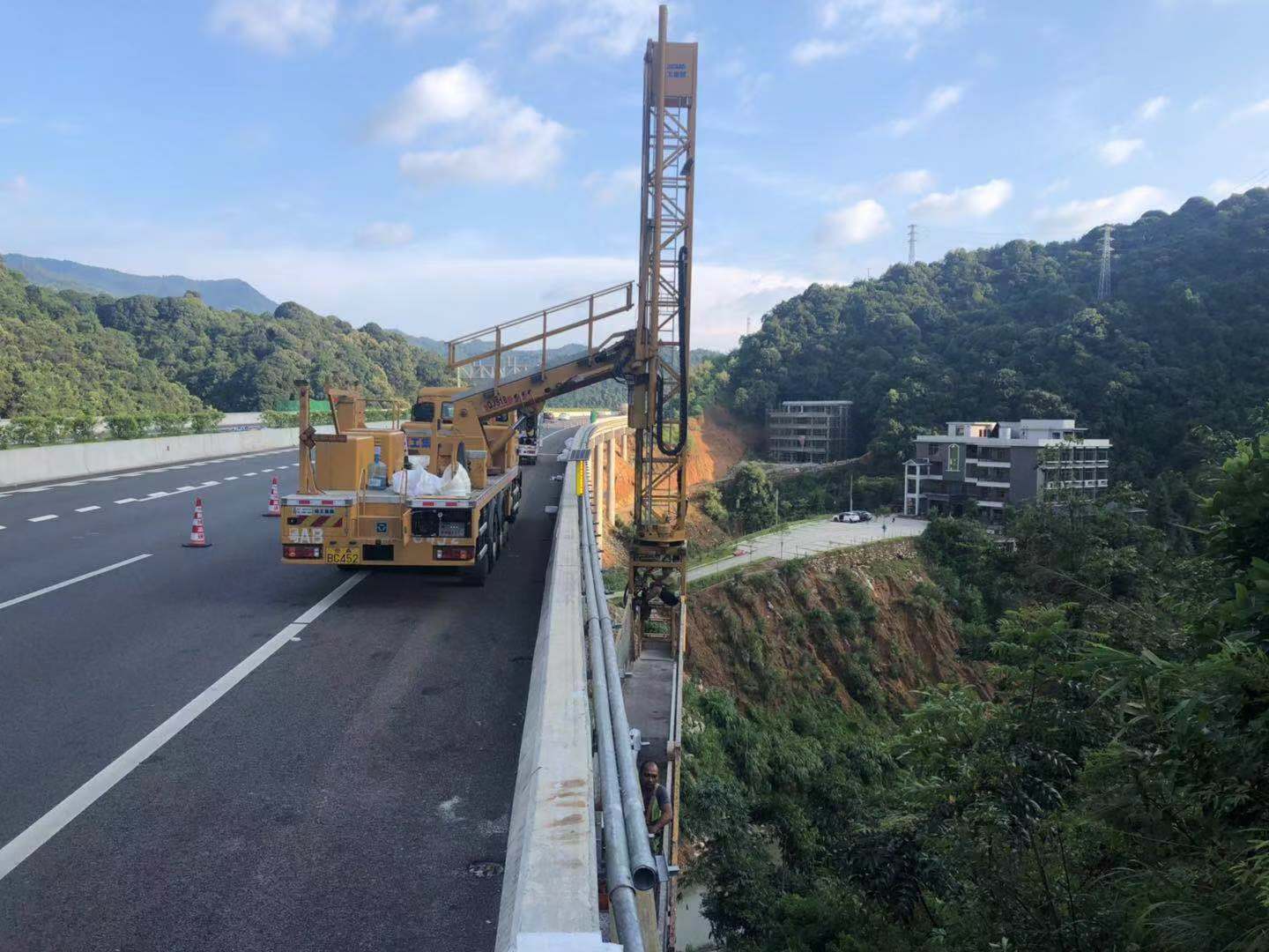 湛江桥检车车出租 桥梁检测车租赁公司 欢迎来电  桥检车出租  桥梁检测车出租  桥检车租赁