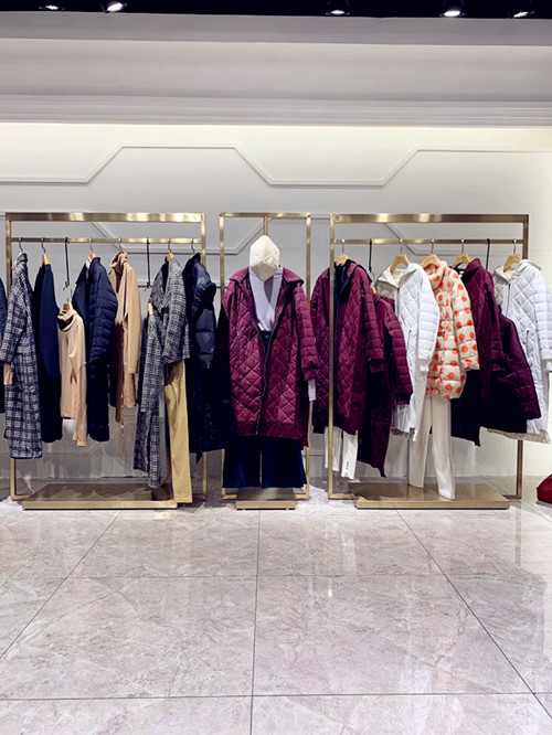 上海一线大牌唯弋品牌折扣女装尾货货源批发  品牌女装货源批发  高端时尚女装货源  品牌女装尾货走份