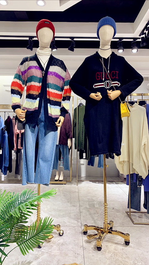 五朵羊毛衫高端时尚品牌女装折扣尾货库存走份批发  服装进货渠道  女装货源走份  品牌折扣女装尾货