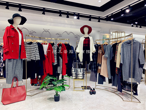 一线品牌女装折扣店施华布朗女装尾货折扣库存批发  品牌折扣女装库存  品牌折扣批发  品牌折扣女装批发