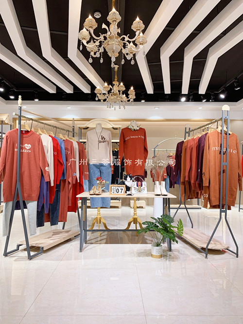 水晶绒毛衣新款广州品牌折扣女装服装尾货库存批发  设计师品牌女装  衣服女装批发  品牌折扣店