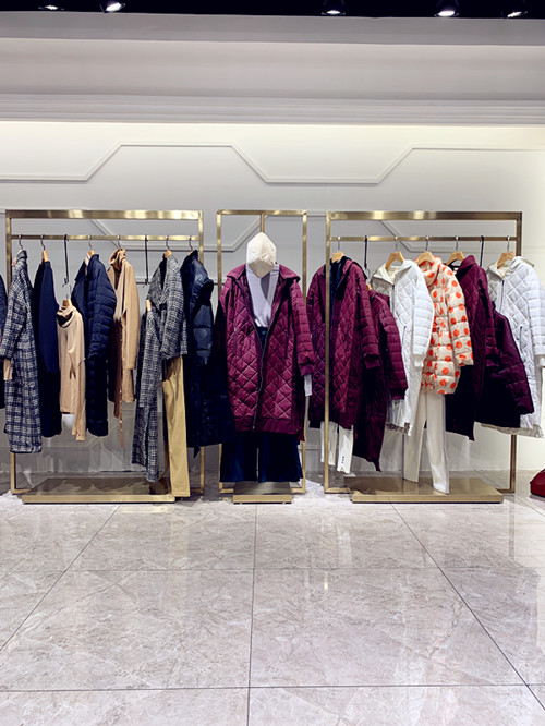上海唯弋时尚品牌折扣女装库存尾货货源走份批发  女装批发  品牌折扣女装走份