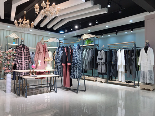 黄慧玲品牌折扣女装店拿货库存尾货进货渠道批发  品牌女装尾货货源  折扣女装批发