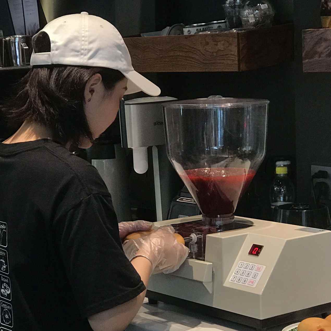 甜甜圈自动注心机-煜丰  蛋糕注心机  甜甜圈注心机