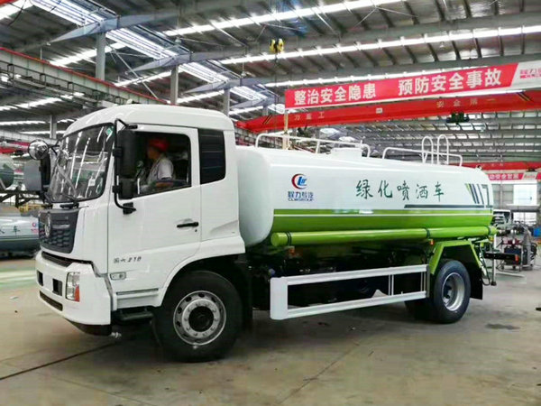天津国六东风多利卡洒水车价格