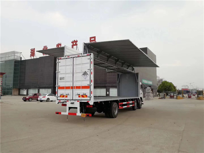 4类危险品运输车最低报价  酒精厢式运输车