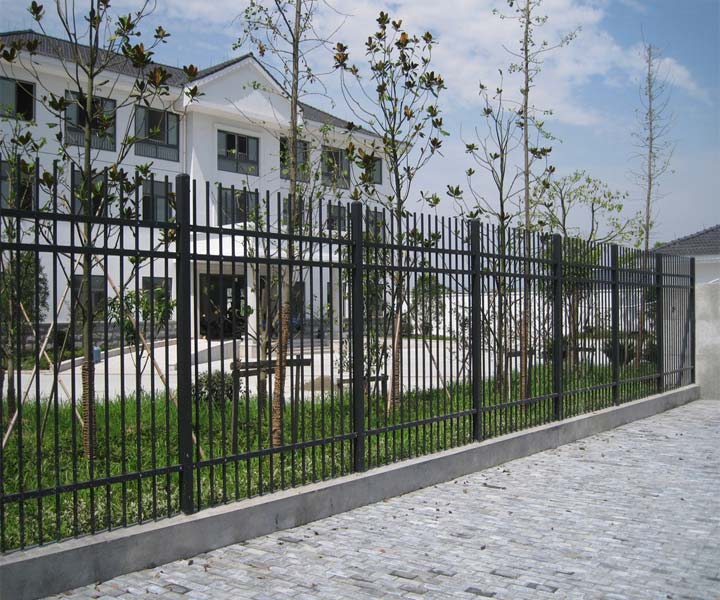 机场围墙栏杆 美兰工地护栏批发 海口铁栅栏现货