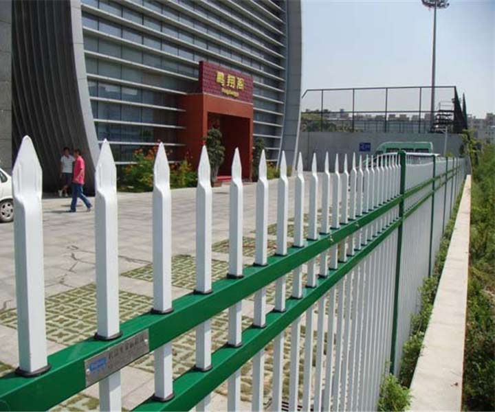 机场围墙栏杆 美兰工地护栏批发 海口铁栅栏现货