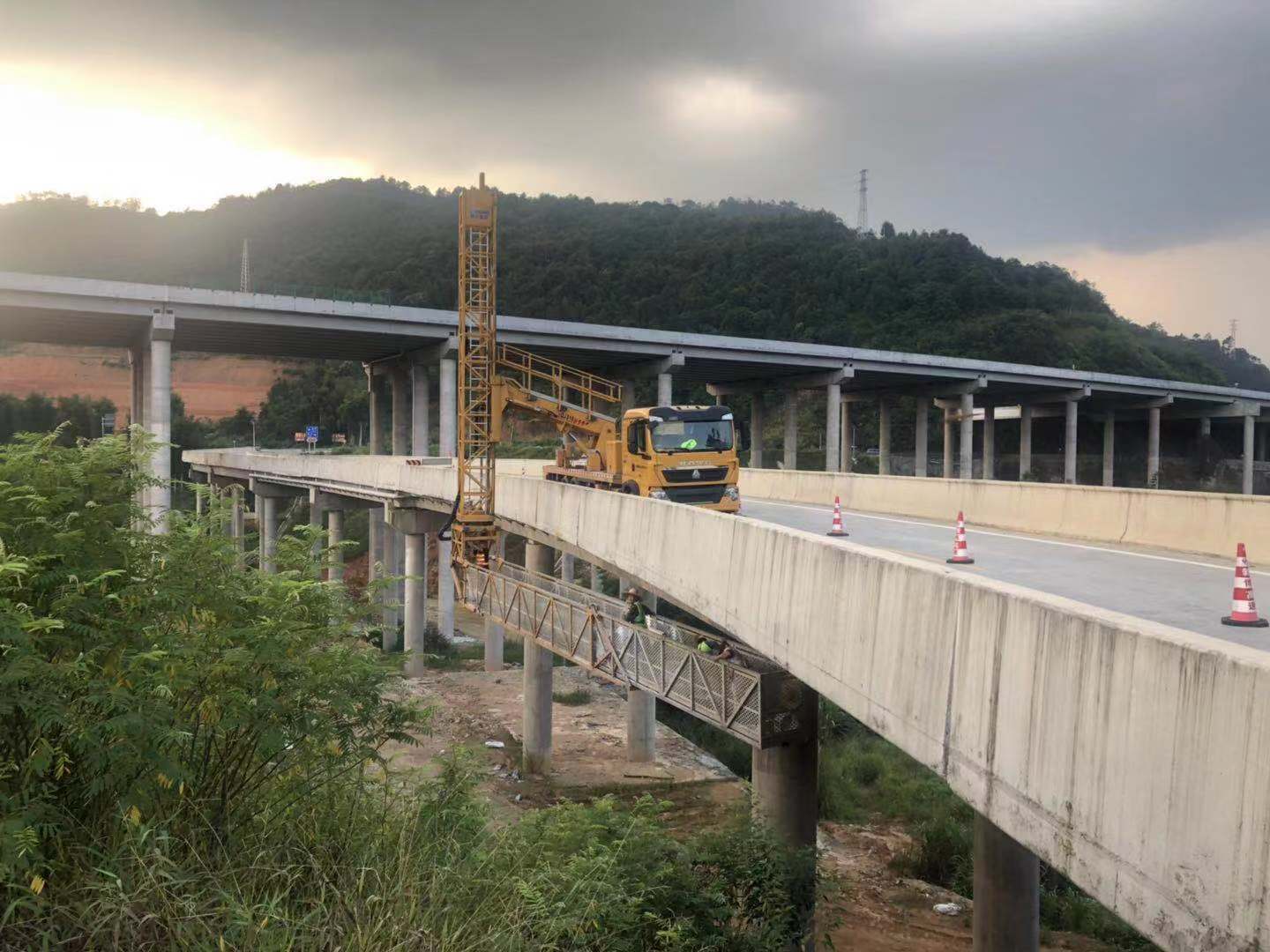 湛江桥检车车出租 桥梁检测车租赁公司 欢迎来电  桥检车出租  桥梁检测车出租  桥检车租赁