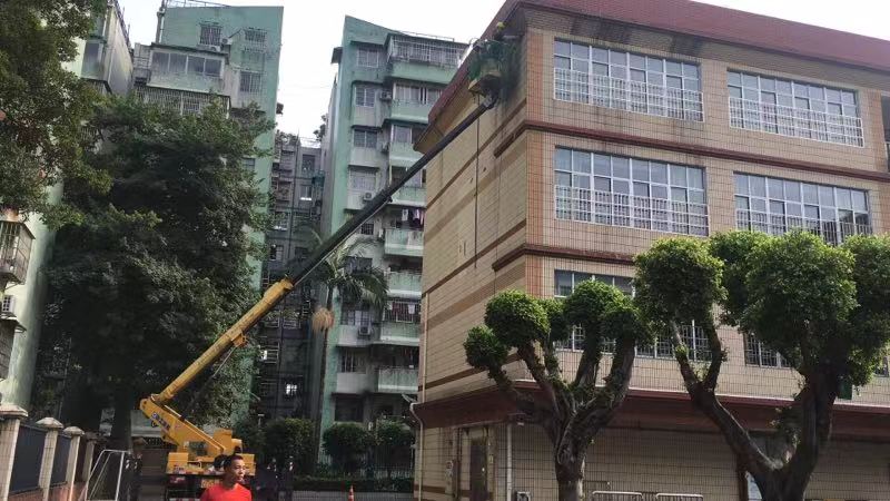 高空外墙装修高空作业车出租，云梯车出租，路灯车出租  高空车出租
