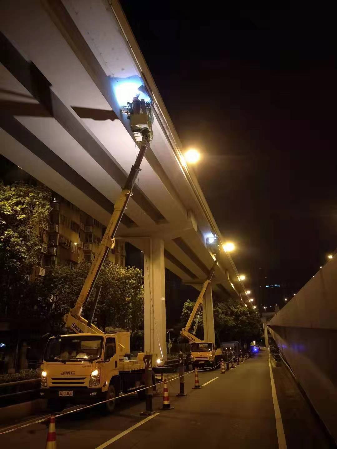 路灯监控安装维护高空作业车出租，云梯车出租  高空车出租