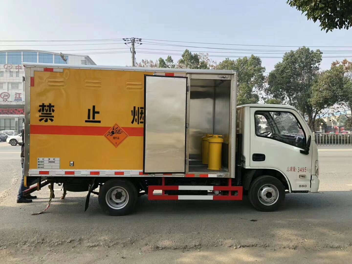 液化气瓶乙炔废机油1至9类危险品包送车上户可分期付款  液化气钢瓶运输车  乙炔废机油运输车  腐蚀品运输车
