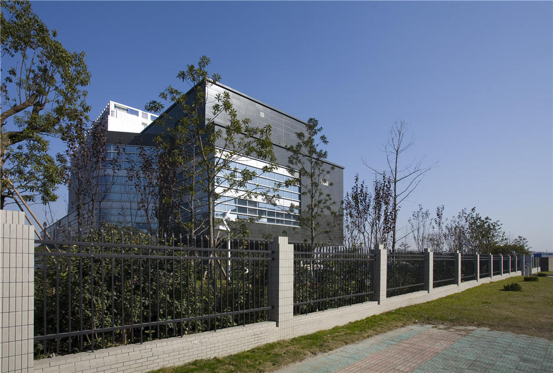 阳江隔离围栏定做 服务区通透性围墙栅栏  景区通透性栏杆  学校围墙护栏  铁艺栅栏批发