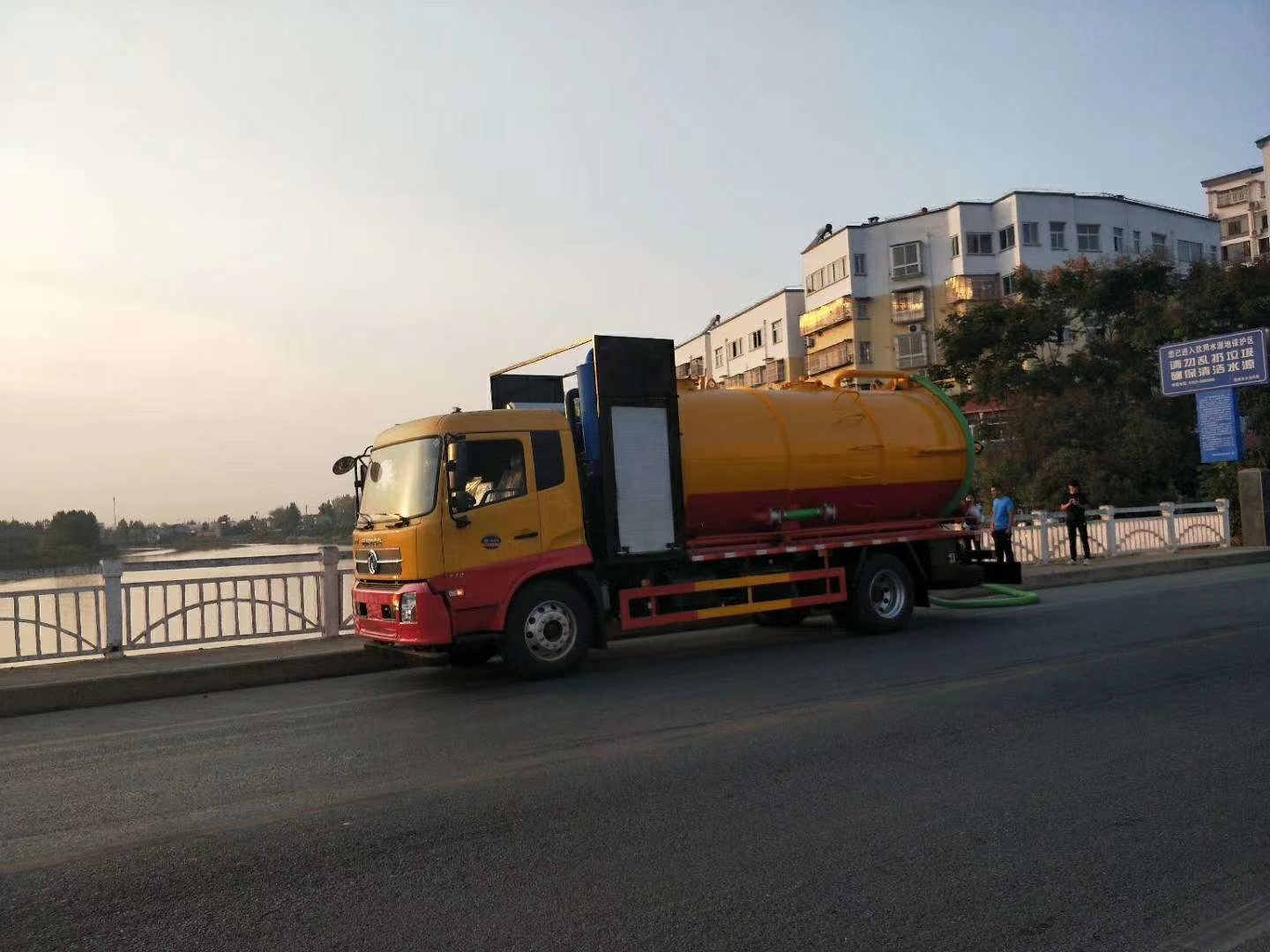 东风天龙污水净化处理车分期4006009760
