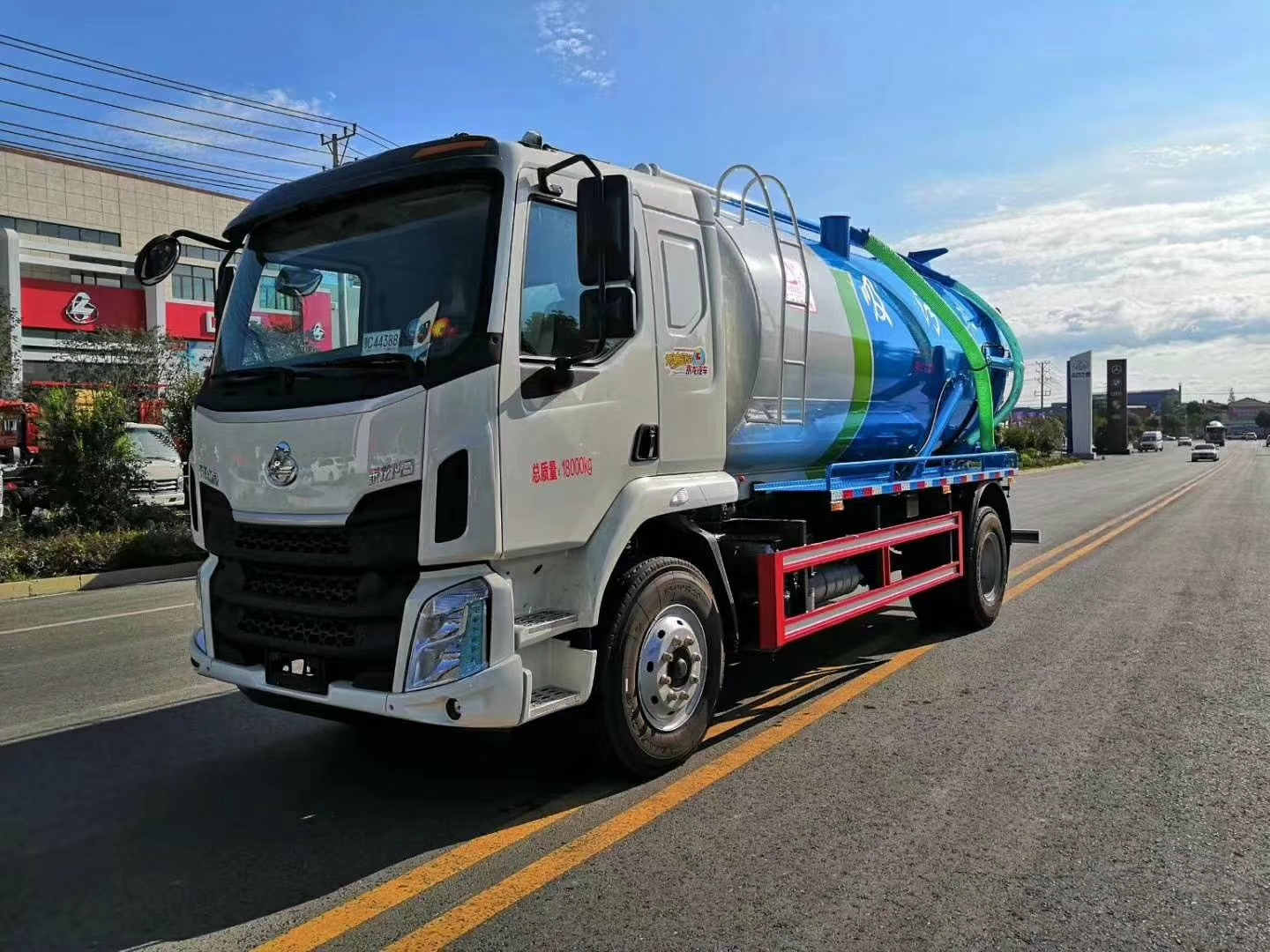 汕尾污泥自卸车