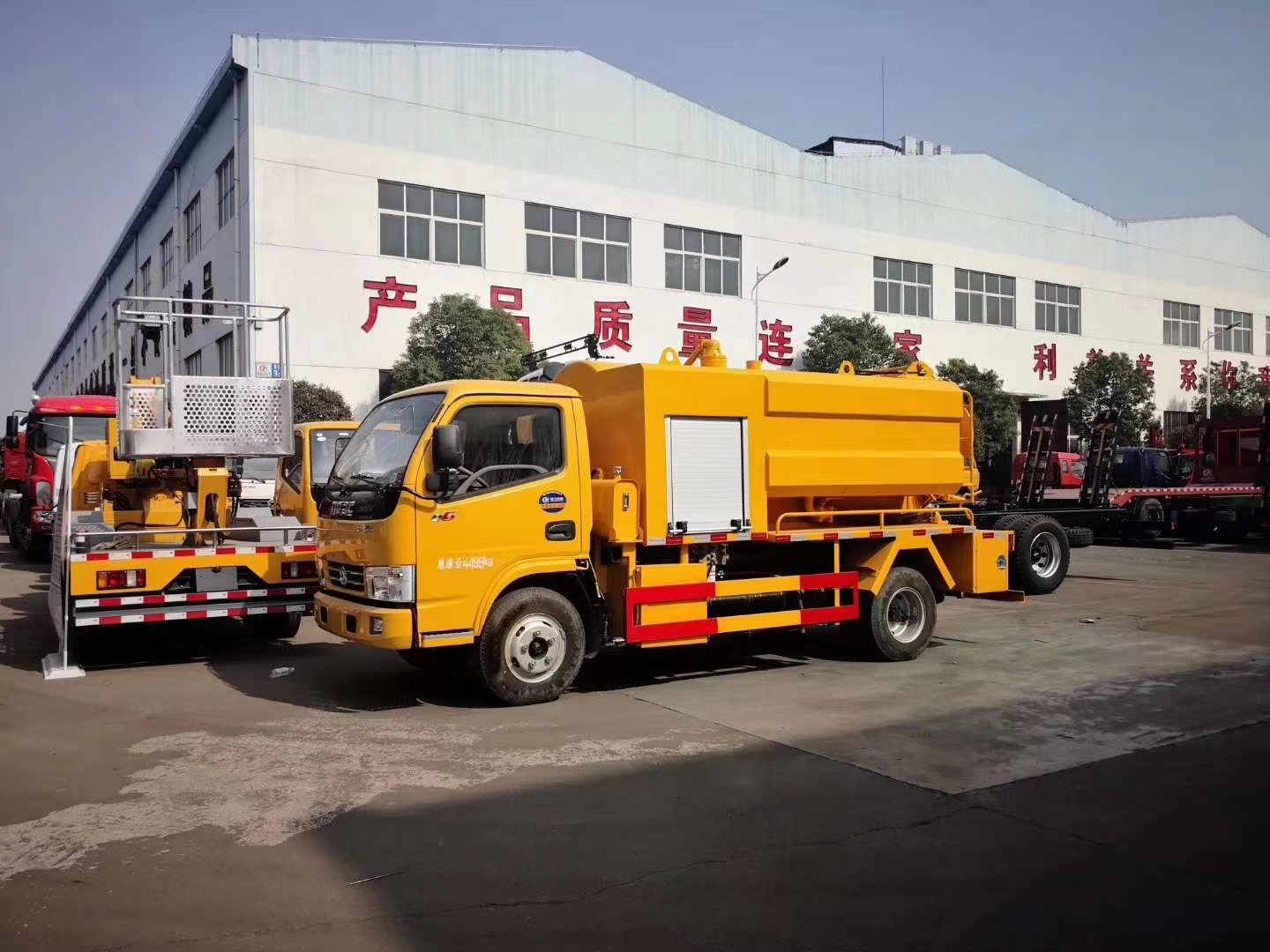 六盘水污泥自卸运输车