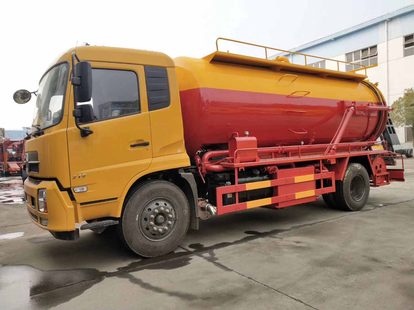许昌污泥自卸运输车