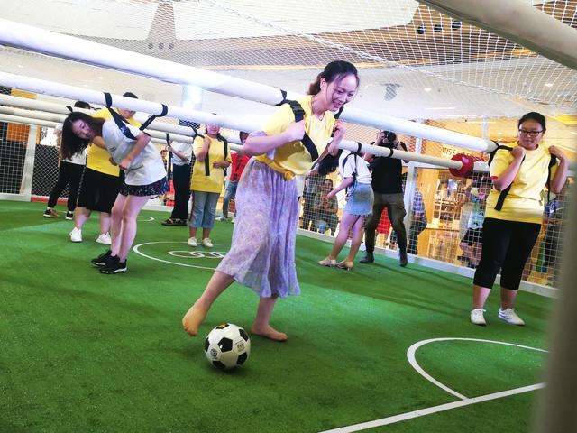 脚踢式台球桌上足球厂家优惠定制生产价格&nbsp;&nbsp;脚踢台球
