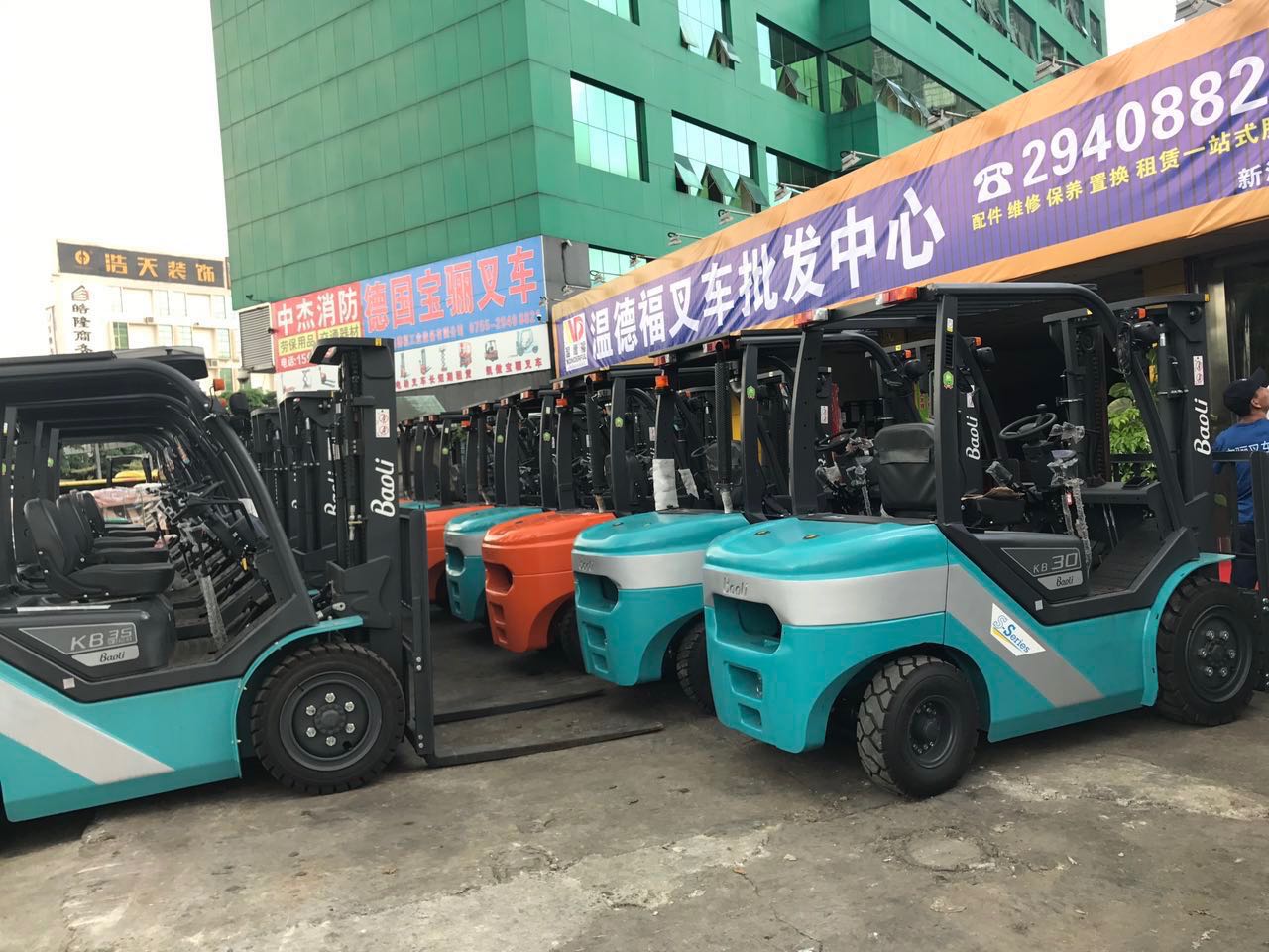 沙井温德福叉车行低价出售二手宝骊机动叉车  电动搬运车  电动升高车  柴油车