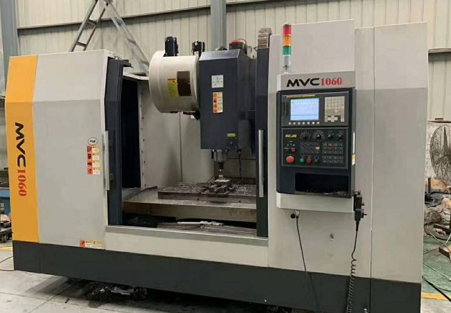 山东金雕数控VMC1060数控广数系统加工价格优惠&nbsp;&nbsp;vmc1060&nbsp;&nbsp;1060加工中心&nbsp;&nbsp;立式加工中心