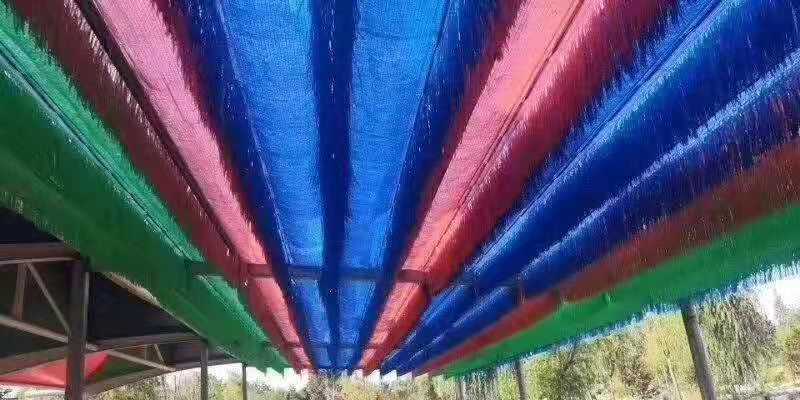 云霞游乐设备批发遮阳网  滑梯  淘气堡  转椅
