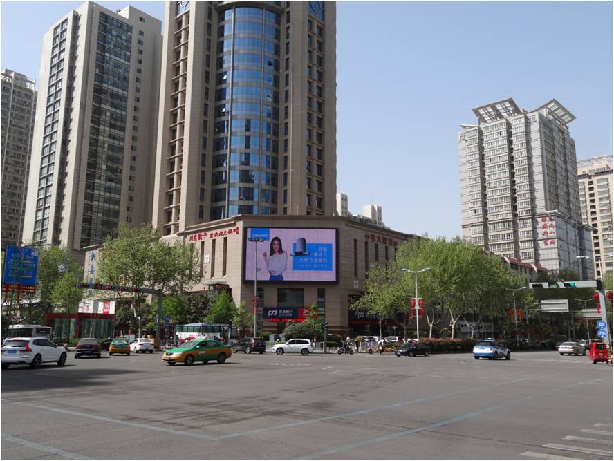 西安经开区凤城二路LED显示屏广告  沙龙传媒  户外广告