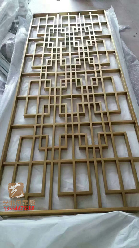 镂空雕刻屏风为用户呈现出美式风格的雍容格调  隔断屏风  花格屏风