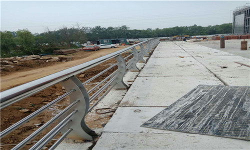 武汉公路不锈钢护栏价格