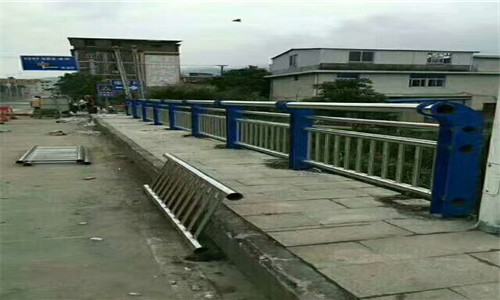 镇江不锈钢桥梁防撞栏杆供应商