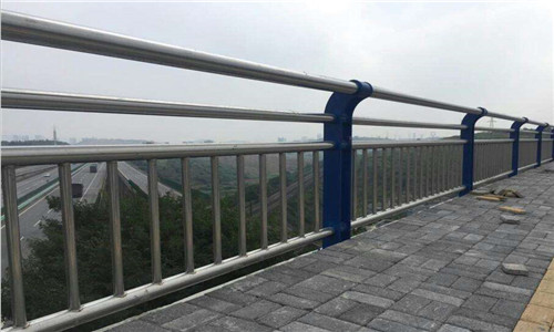 吉林不锈钢复合管道路护栏厂家直销