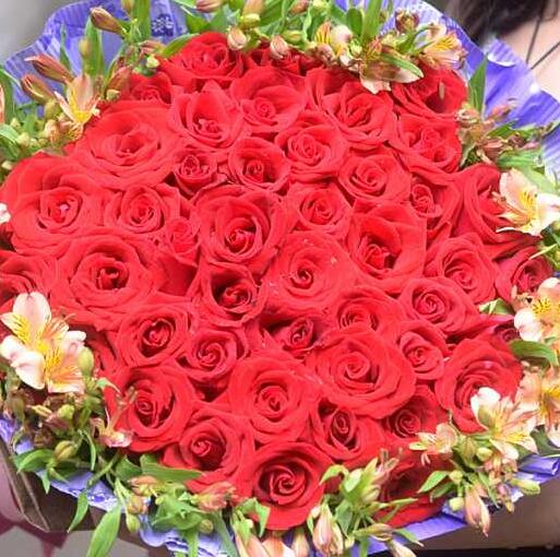 告白花艺一对一服务 花艺师时刻在线 告白鲜花好吗