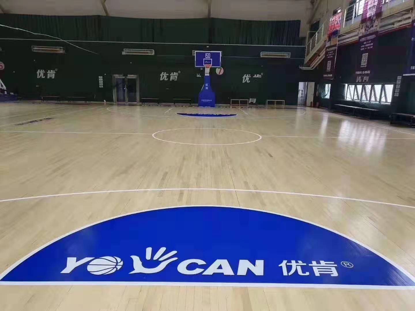 西秀区双龙骨篮球馆木地板安装