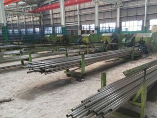 正品供应35crmo精密管、无缝钢管、可切割加工 欢迎订购&nbsp;&nbsp;大口径&nbsp;&nbsp;小口径&nbsp;&nbsp;薄壁厚壁