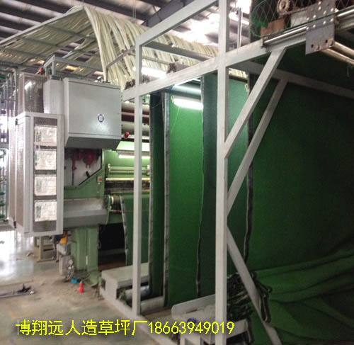 厂家批发：深三色足球草坪（三沙）销售基地