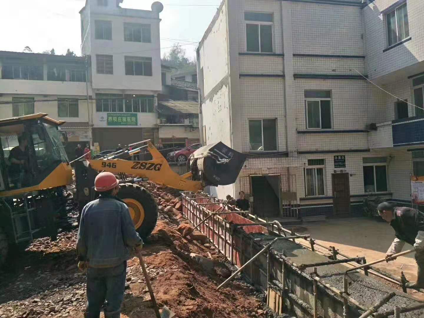 新疆水泥工地没有电用搅拌斗铲车就可以  改装搅拌斗  铲车带搅拌斗  铲车搅拌机