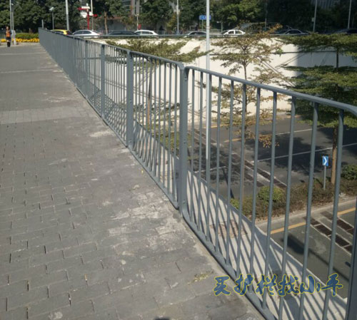 东莞U型深标护栏定做 道路护栏现货  工厂护栏  护栏厂家
