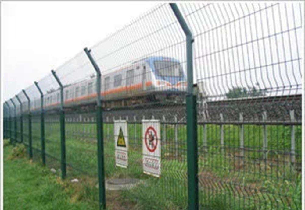 2020深圳高速公路护栏网供应厂家鸿钦丝网公司供应优质公路护