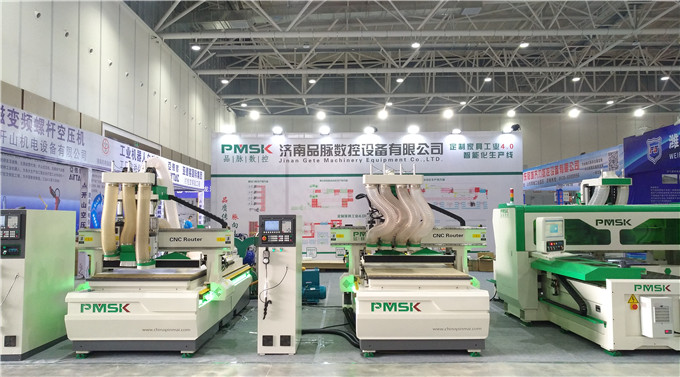 定制家具所需要的数控开料机设备  雕刻机