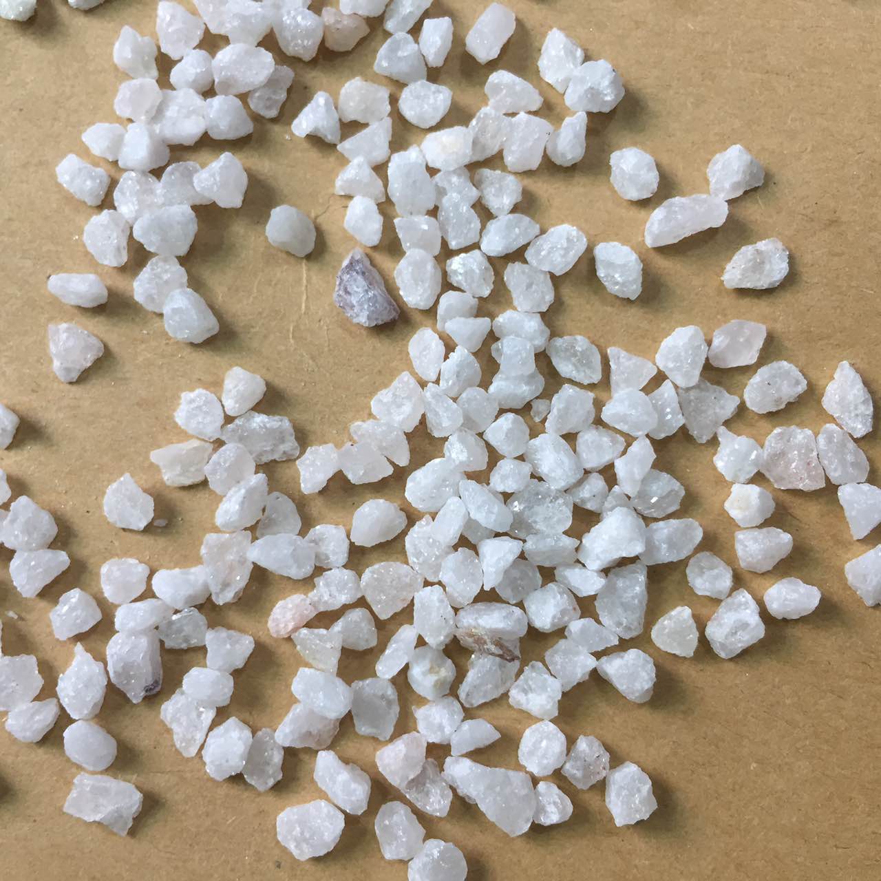 高纯石英砂和普通石英砂的区别&nbsp;&nbsp;石英砂滤料