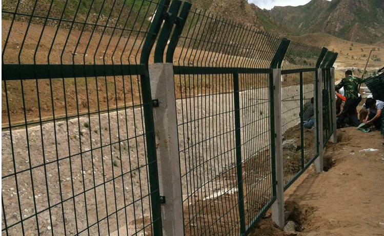 中护围栏网 801弯头铁路网 佛山铁丝网厂家
