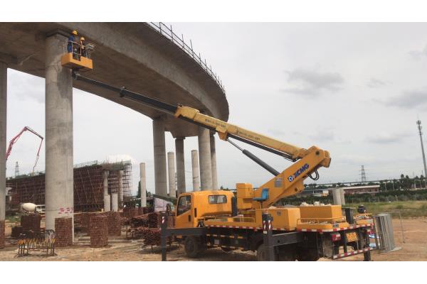 专业的高空作业车租赁 云梯车 登高车出租公司  路灯车