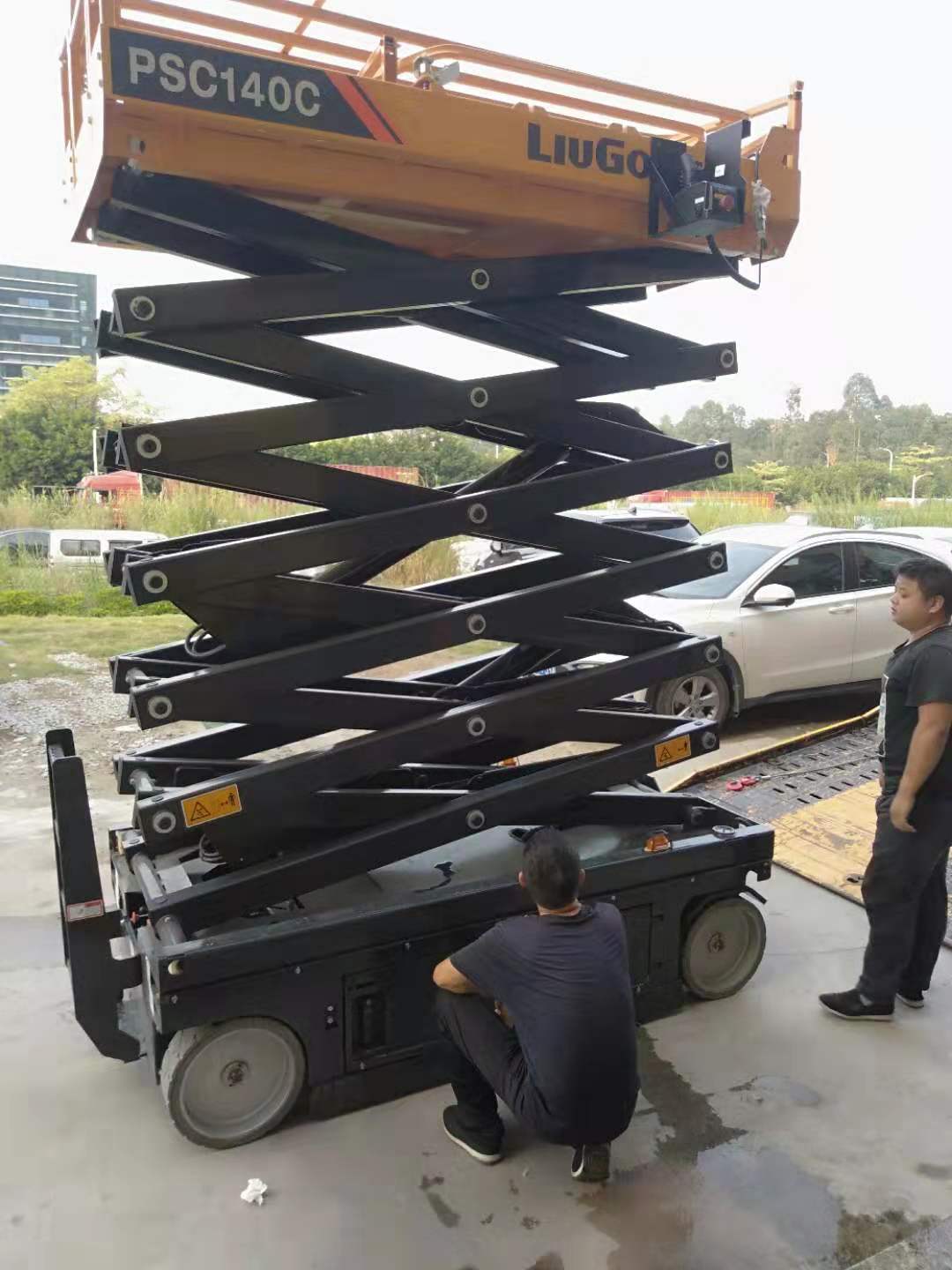 从化升降车 广州升降平台 剪叉式升降平台  升降车出租  高空作业平台  剪叉式升降车