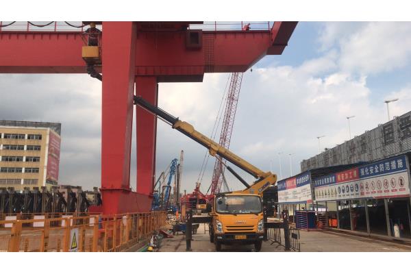 东莞高空车租赁云梯车出租把您迷的神魂颠倒  高空作业车  登高车
